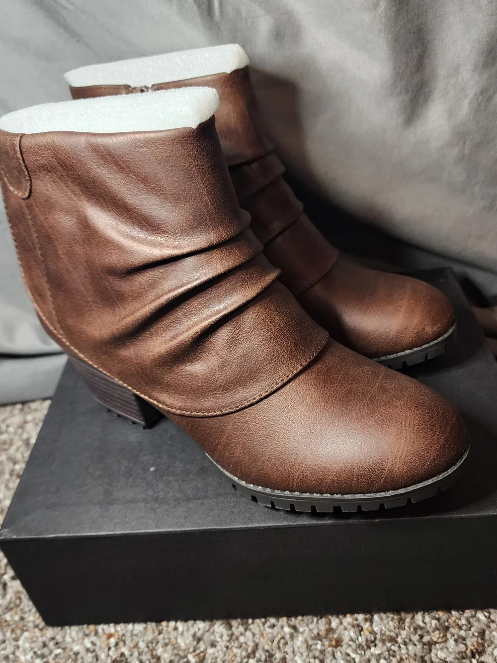 Easy street NWT Brown Slouchy Ankle Booties